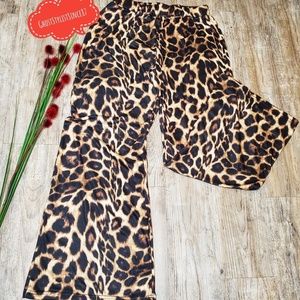 NWOT High Waist Elegant Wide Leg Leopard Pant